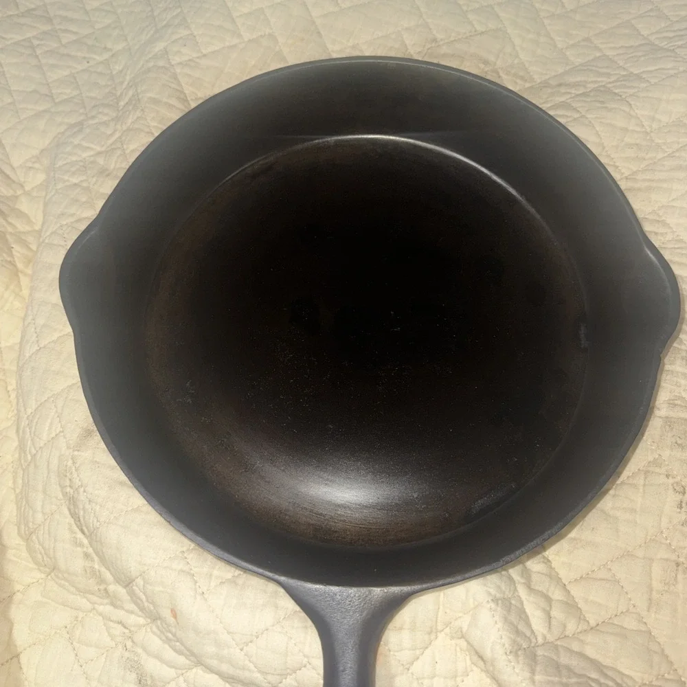 Vintage FINLAY No 8 Cast Iron Skillet Fry Pan Made In Canada